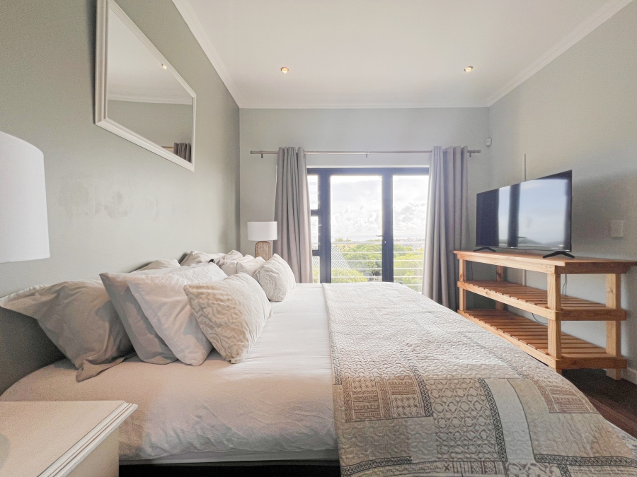 5 Bedroom Property for Sale in Myburgh Park Western Cape